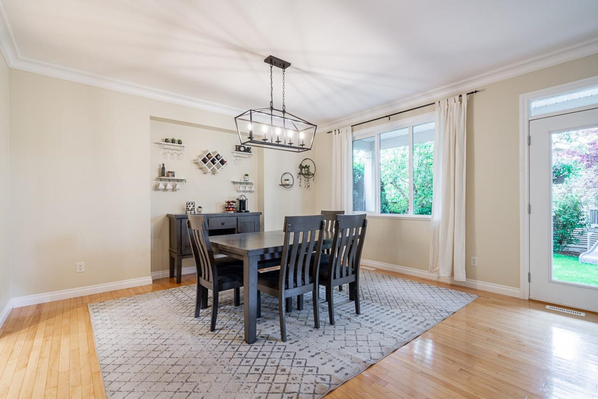 Walk-In Closet Photo of 36086 Shadbolt Avenue, Abbotsford, BC