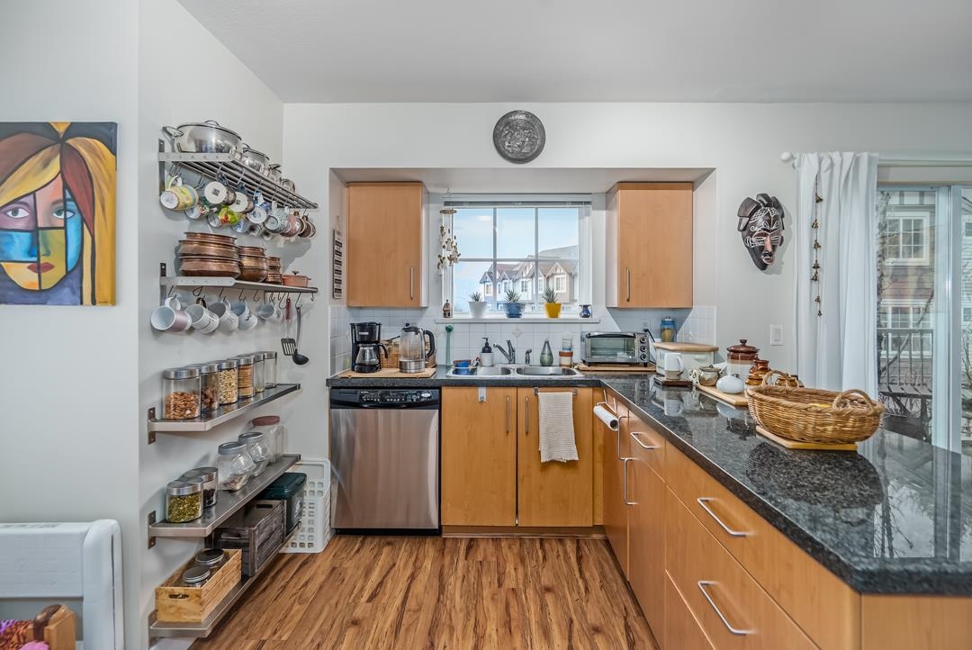 Breakfast Nook Photo of 16 3379 Morrey Court, Burnaby, BC