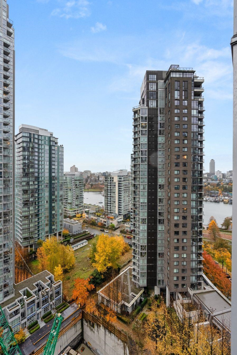 Guest Bathroom Photo of 2108 1438 Richards Street, Vancouver, BC