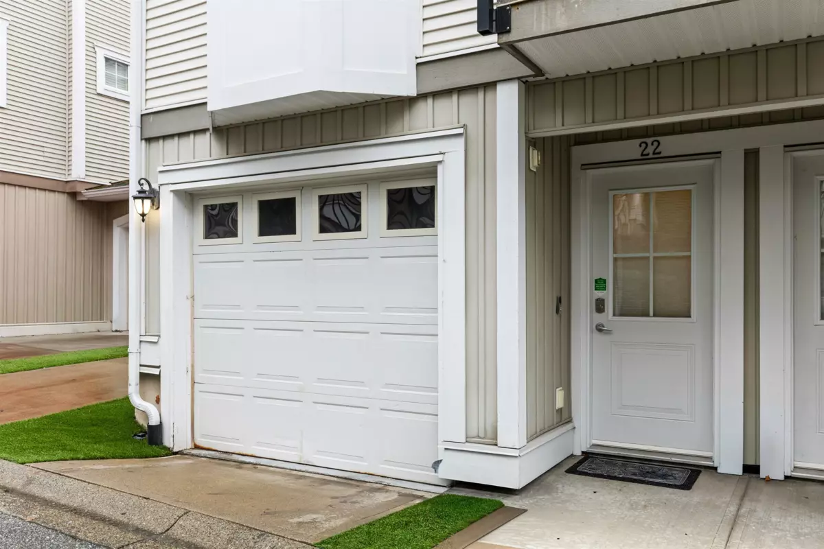 Hot Tub / Spa Photo of 22 19551 66 Avenue, Surrey, BC