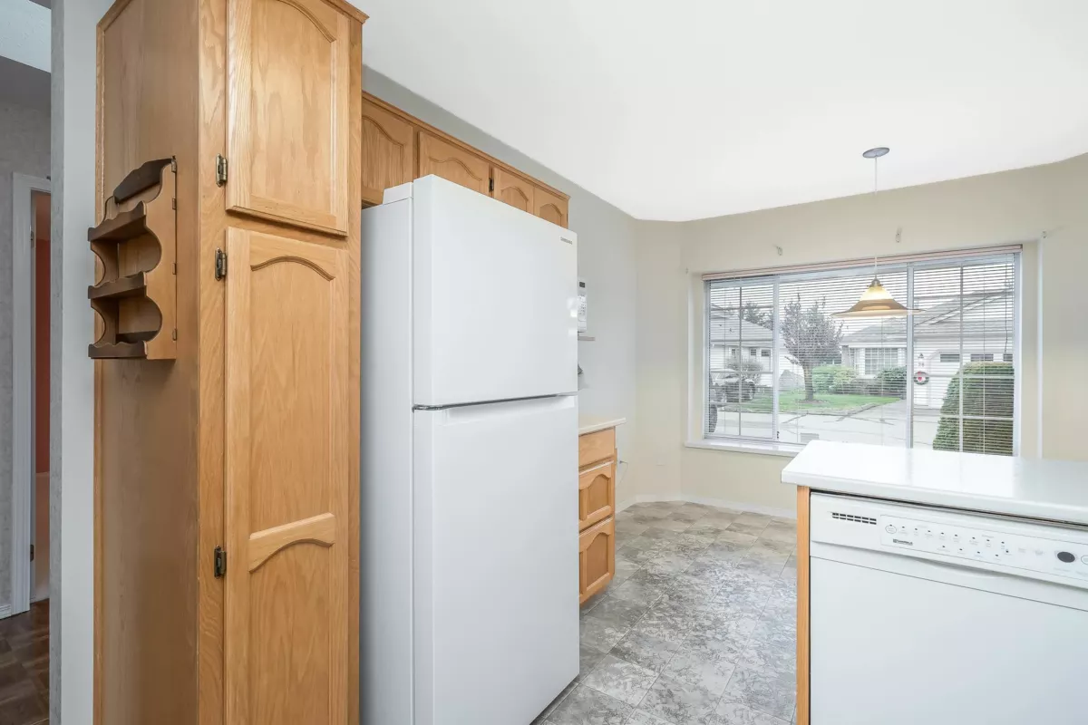 Kitchen Island Photo of 26 33922 King Road, Abbotsford, BC