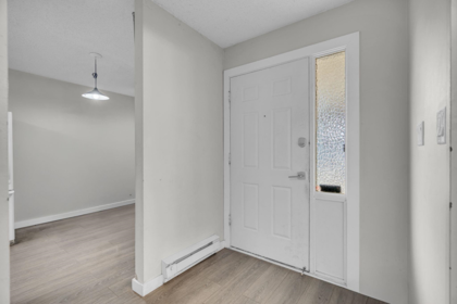 Breakfast Nook Photo of 13335 70b Avenue, Surrey, BC