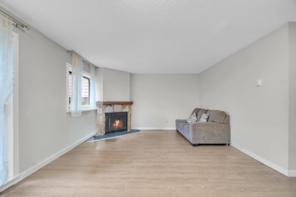 Dining Area Photo of 13335 70b Avenue, Surrey, BC