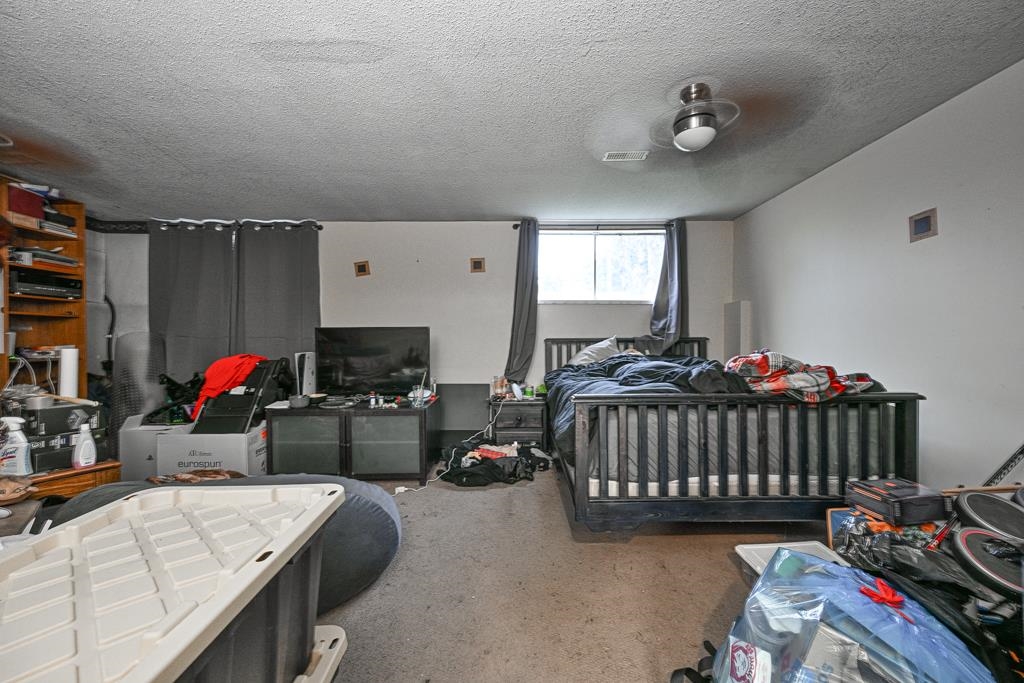 Guest Bathroom Photo of 2436 Rideau Street, Abbotsford, BC