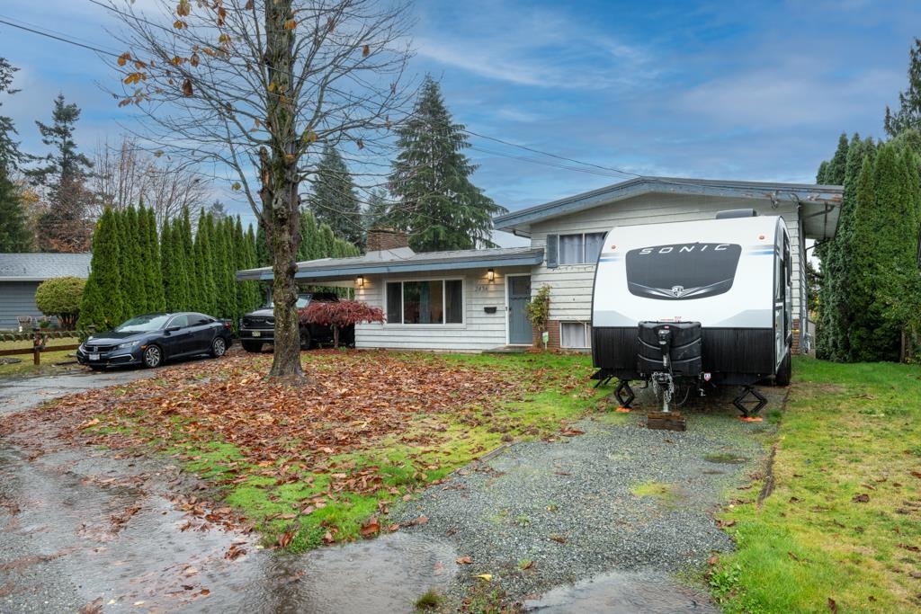 Living Room Photo of 2436 Rideau Street, Abbotsford, BC