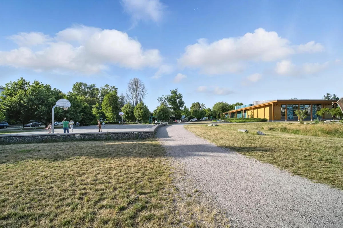 Community Amenities Photo (Clubhouse) of 118 9399 Tomicki Avenue, Richmond, BC