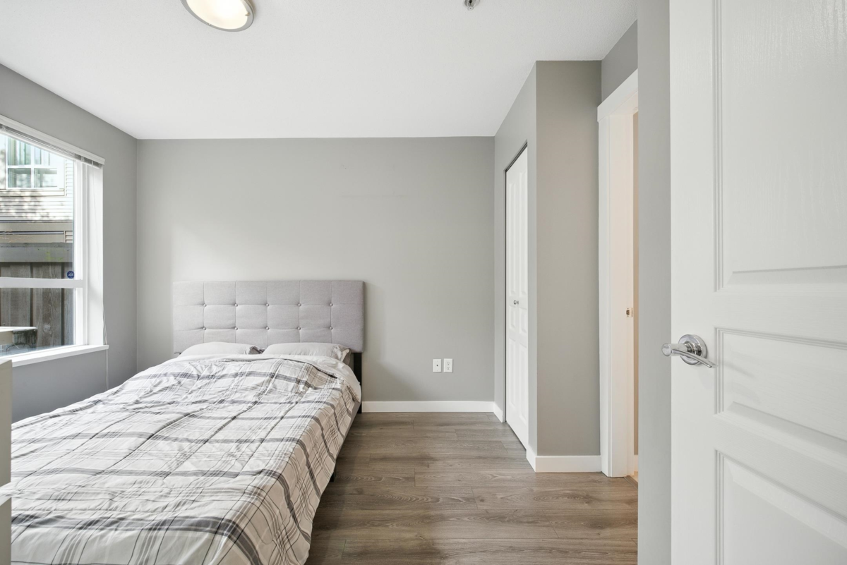 Entry Foyer Photo of 118 9399 Tomicki Avenue, Richmond, BC