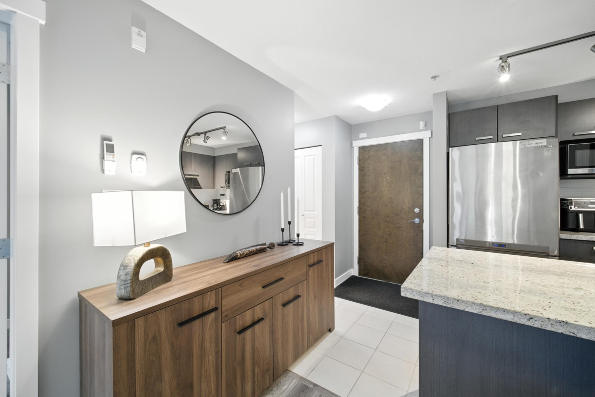 Family Room Photo of 118 9399 Tomicki Avenue, Richmond, BC