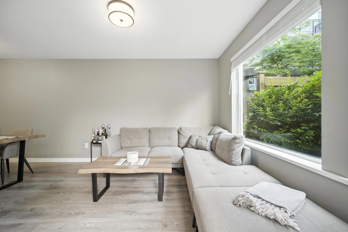 Guest Bathroom Photo of 118 9399 Tomicki Avenue, Richmond, BC