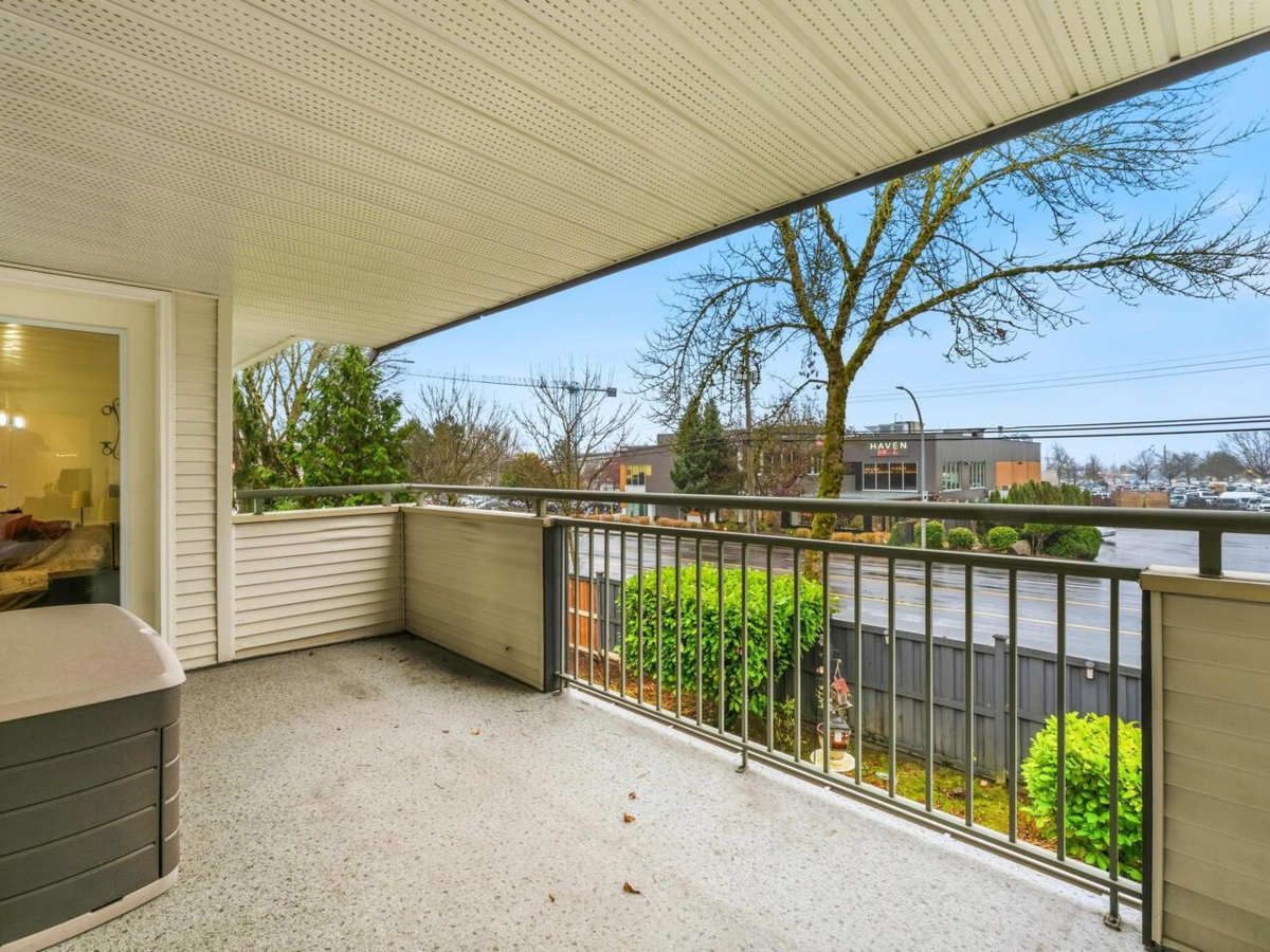 Basement Recreation Room Photo of 402 19645 64 Avenue, Langley, BC