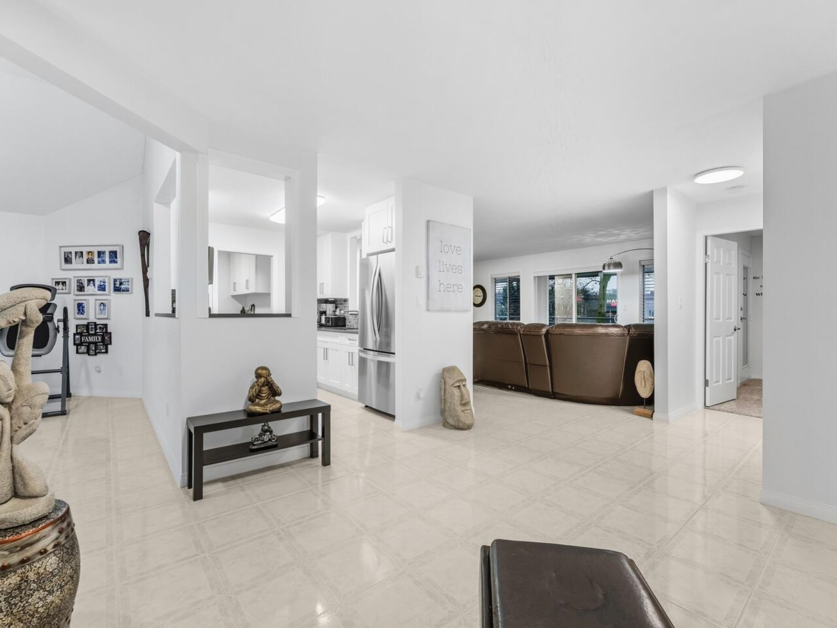 Breakfast Nook Photo of 402 19645 64 Avenue, Langley, BC