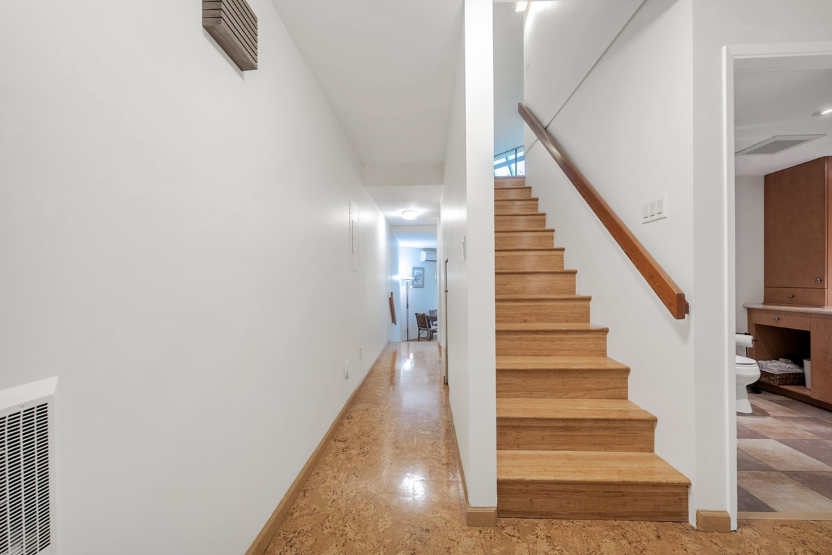 Breakfast Nook Photo of 2217 Oak Street, Vancouver, BC