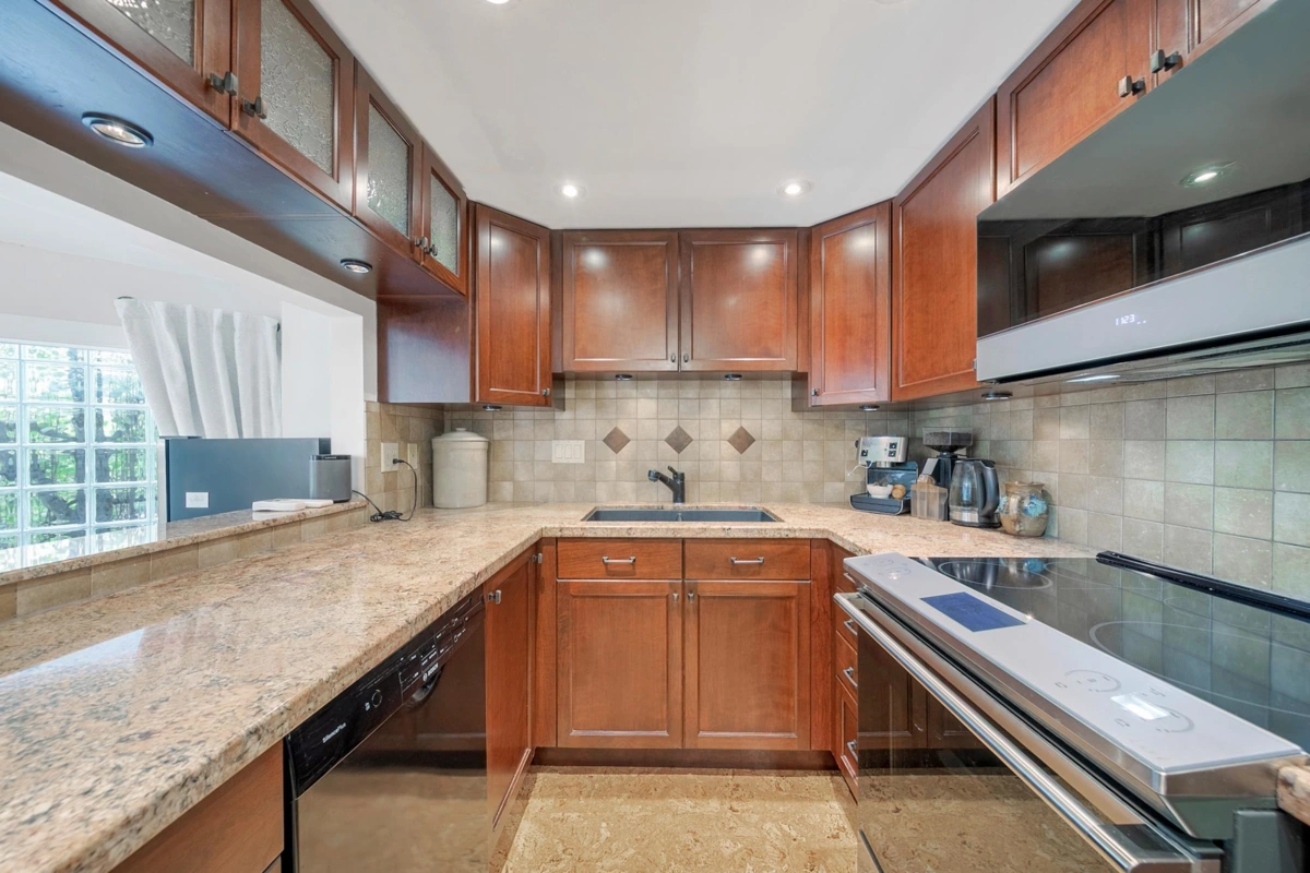 Living Room Photo of 2217 Oak Street, Vancouver, BC