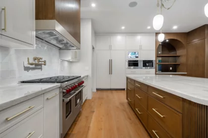 Kitchen Island Photo of 2533 141 Street, Surrey, BC