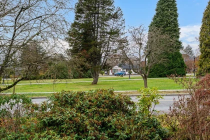 Family Room Photo of 1204 Grand Boulevard, North Vancouver, BC
