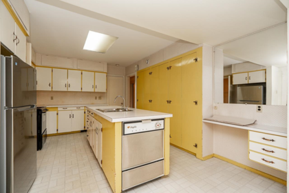 Primary Bathroom Photo of 1204 Grand Boulevard, North Vancouver, BC