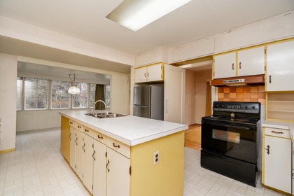Primary Bedroom Photo of 1204 Grand Boulevard, North Vancouver, BC
