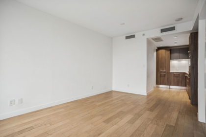 503 4638 Gladstone Street, Vancouver, BC, Vancouver — Apartment/Condo for sale