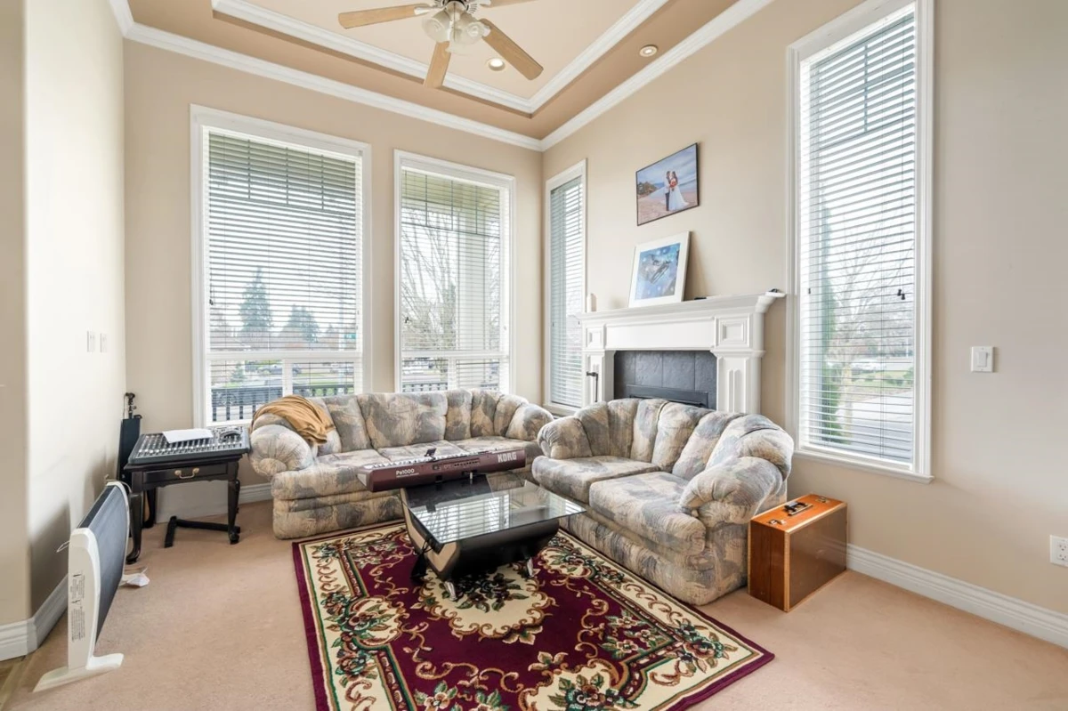 Living Room Photo of 14496 74 Avenue, Surrey, BC