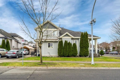 Outdoor Patio Photo of 14496 74 Avenue, Surrey, BC