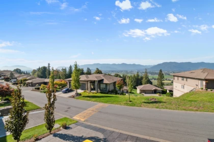 Outdoor Deck Photo of 152 51075 Falls Court, Chilliwack, BC