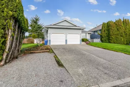 33251 Terry Fox Avenue, Abbotsford, BC, Abbotsford — Single Family Residence for sale