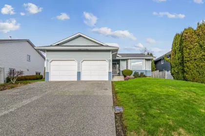 33251 Terry Fox Avenue, Abbotsford, BC, Abbotsford — Single Family Residence for sale