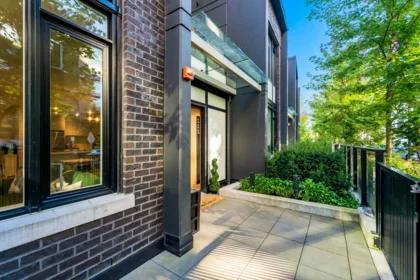 111 8761 University Crescent, Burnaby, BC, Burnaby — Townhouse for sale