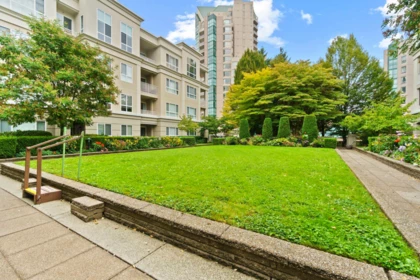Outdoor Patio Photo of 130 3098 Guildford Way, Coquitlam, BC