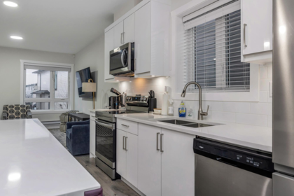 Kitchen Island Photo of 13 3323 Rockhill Place, Abbotsford, BC