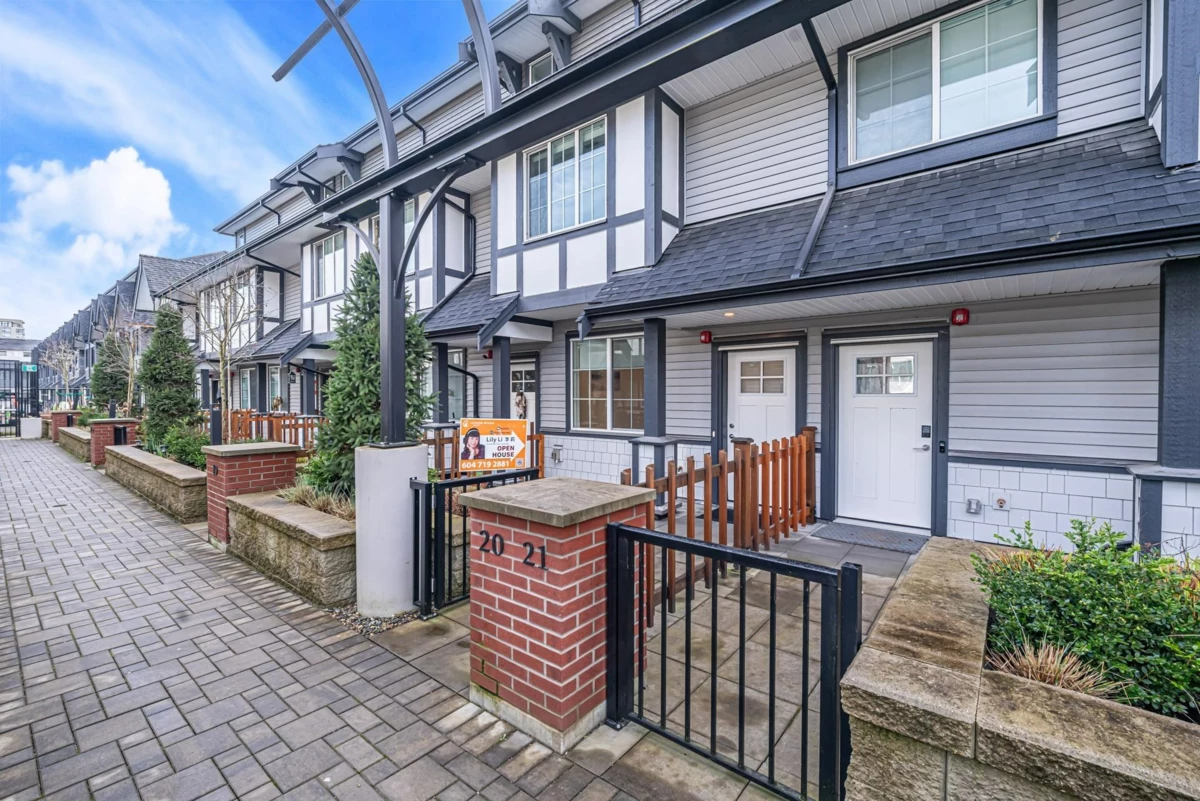 Walk-In Closet Photo of 20 8888 Spires Road, Richmond, BC