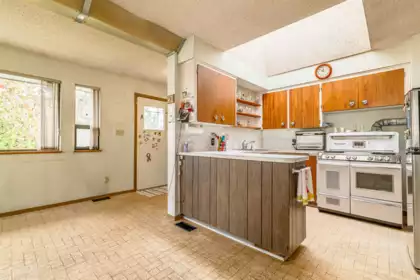 Basement Recreation Room Photo of 4638 Royal Oak Avenue, Burnaby, BC