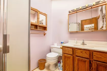 Primary Bathroom Photo of 4638 Royal Oak Avenue, Burnaby, BC