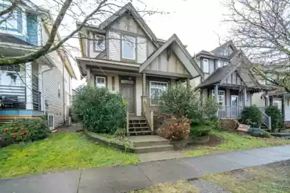 18592 67 Avenue, Surrey, BC, Surrey — Single Family Residence for sale