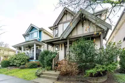 18592 67 Avenue, Surrey, BC, Surrey — Single Family Residence for sale