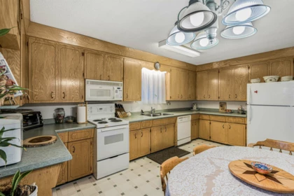 Kitchen Photo of 31908 Old Yale Road, Abbotsford, BC