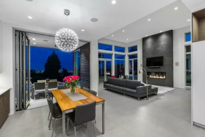 Breakfast Nook Photo of 1065 Groveland Road, West Vancouver, BC