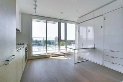 Kitchen Island Photo of 2513 13438 Central Avenue, Surrey, BC