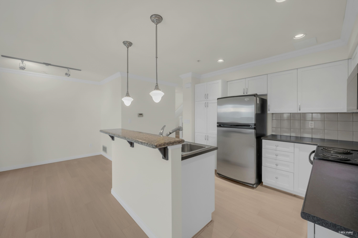 Mudroom Photo of 179 12040 68 Avenue, Surrey, BC