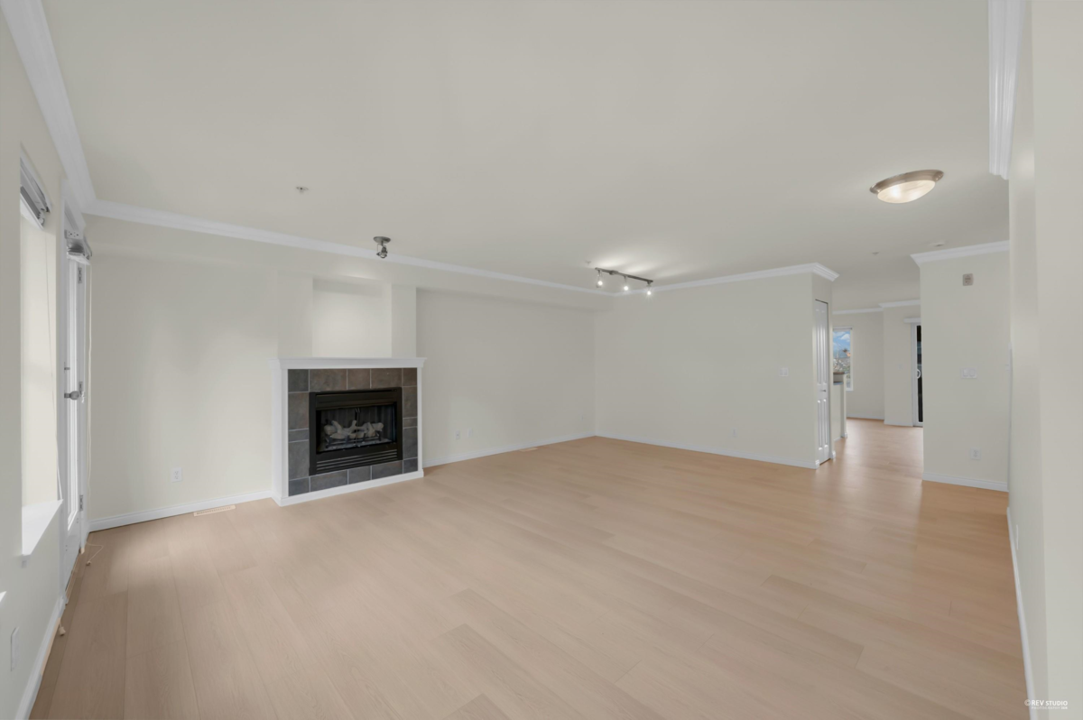 Walk-In Closet Photo of 179 12040 68 Avenue, Surrey, BC