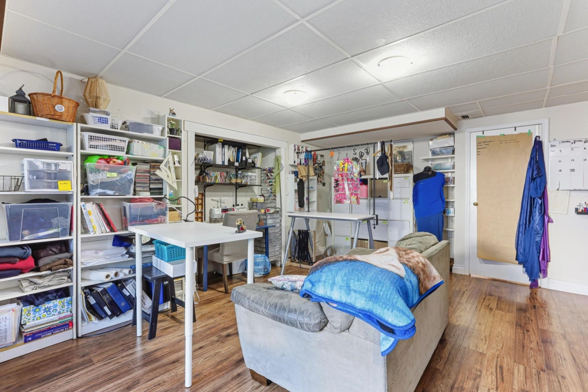 Basement Recreation Room Photo of 1 13925 70 Avenue, Surrey, BC