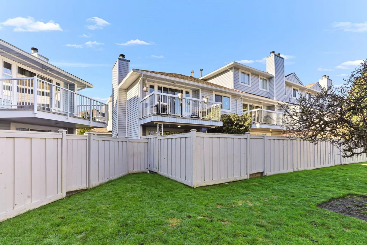 Garage Interior Photo of 1 13925 70 Avenue, Surrey, BC