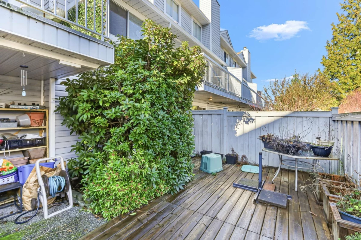 Hallway Photo of 1 13925 70 Avenue, Surrey, BC