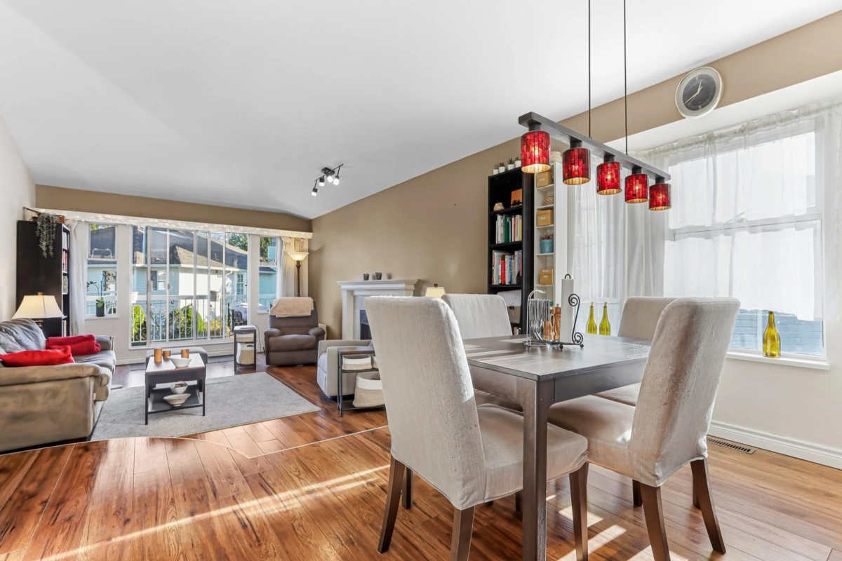 Kitchen Island Photo of 1 13925 70 Avenue, Surrey, BC