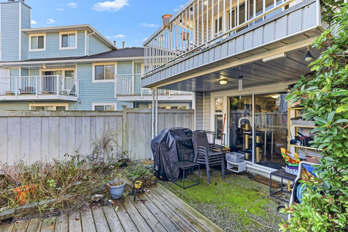 Staircase Photo of 1 13925 70 Avenue, Surrey, BC