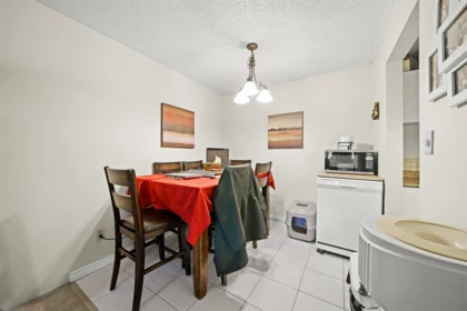 Primary Bathroom Photo of 203 9584 Manchester Drive, Burnaby, BC