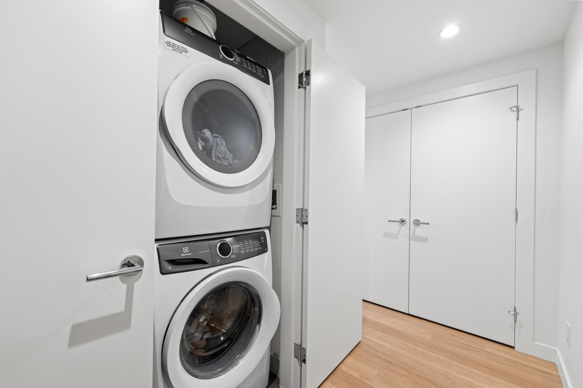 Basement Recreation Room Photo of 907 525 Foster Avenue, Coquitlam, BC