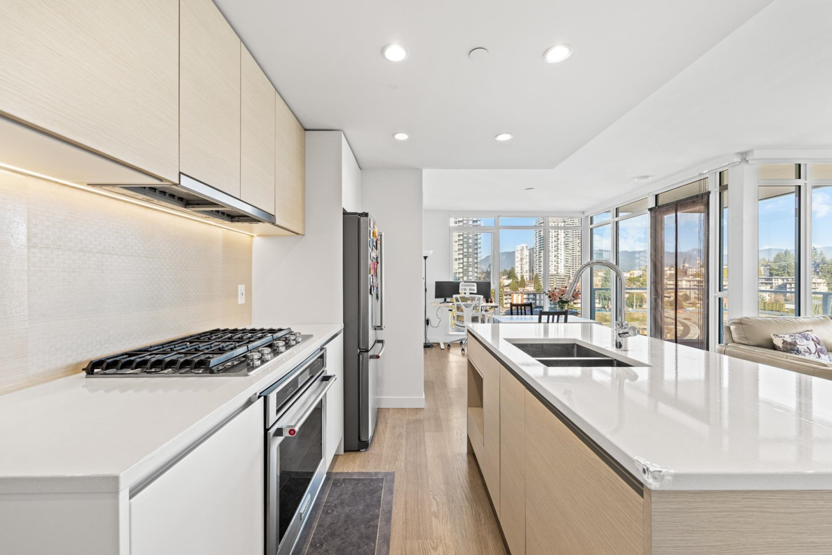 Family Room Photo of 907 525 Foster Avenue, Coquitlam, BC