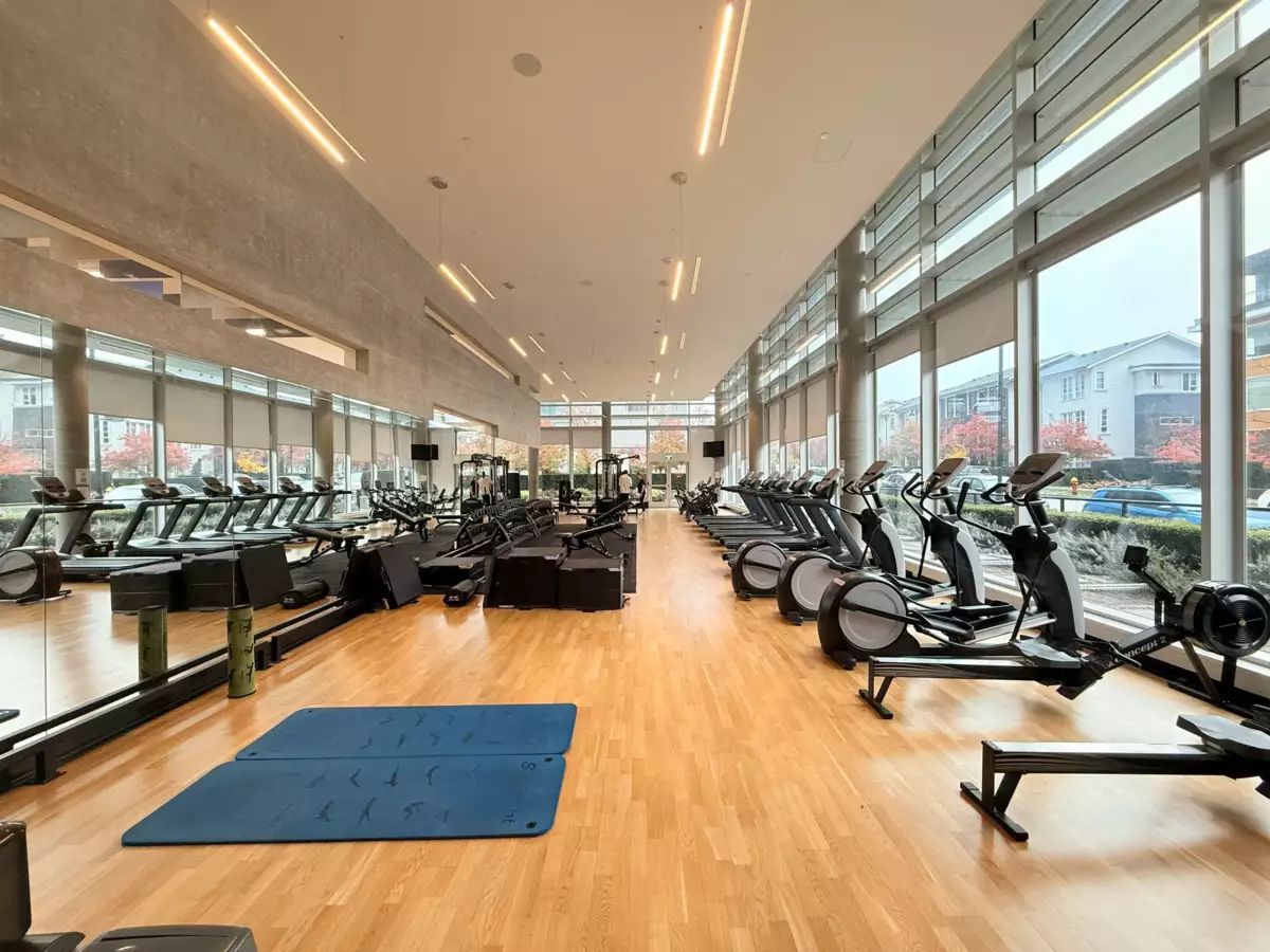 Front Yard Photo of 907 525 Foster Avenue, Coquitlam, BC