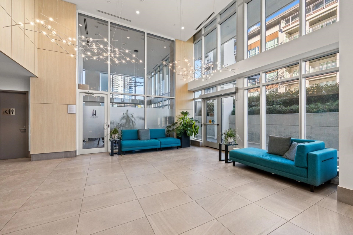 Hallway Photo of 907 525 Foster Avenue, Coquitlam, BC